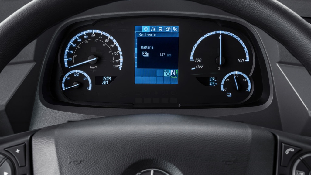 ecitaro_content-comfort-driver-instrument-panel-01.jpg ecitaro_content-comfort-driver-instrument-panel-01.jpg